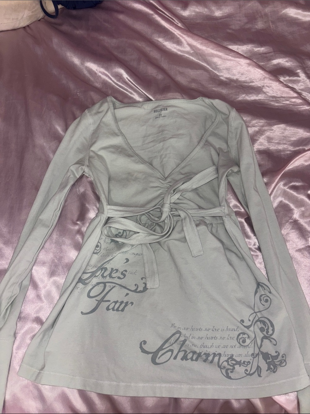 Hollister Light Gray Wrap Long-Sleeve Tunic with Graphic